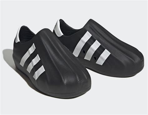 adidas foam slippers zwart|Popular Adidas Slippers .